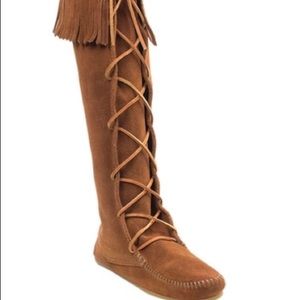 Moc knee boots with fringe